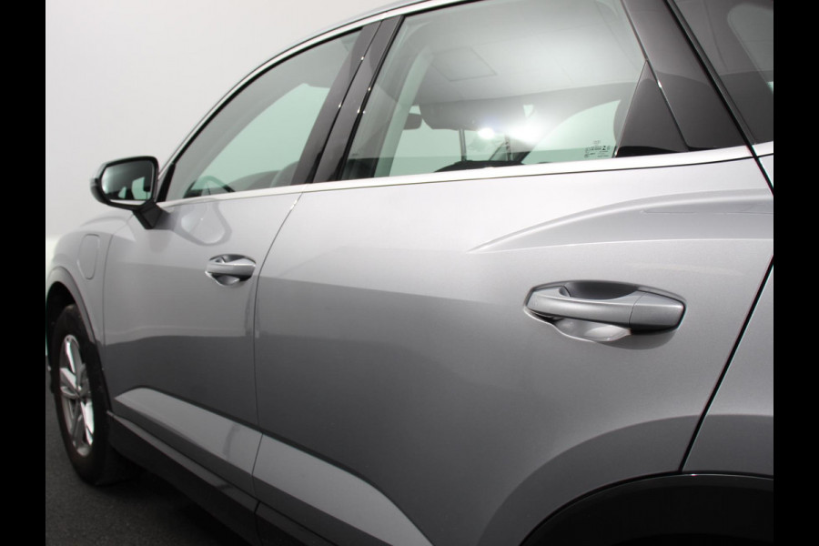 Audi Q3 Sportback 45 TFSI Attitude Plus PHEV 245 PK Climatronic Adaptive Cruise control PDC V + A Navigatie Elektrische Kofferbak LMV Velgen