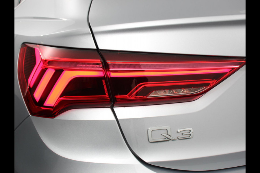 Audi Q3 Sportback 45 TFSI Attitude Plus PHEV 245 PK Climatronic Adaptive Cruise control PDC V + A Navigatie Elektrische Kofferbak LMV Velgen