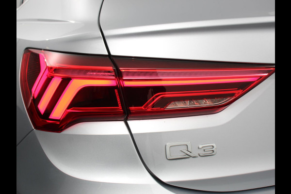 Audi Q3 Sportback 45 TFSI Attitude Plus PHEV 245 PK Climatronic Adaptive Cruise control PDC V + A Navigatie Elektrische Kofferbak LMV Velgen