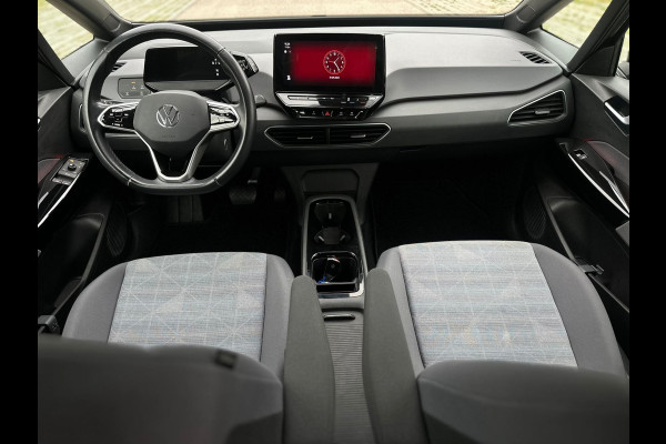 Volkswagen ID.3 Pro 58 kWh, 1 e eigenaar, led verlichting, SOH 94 procent, 18 inch lmv, DAB, NL auto met nationale auto pas