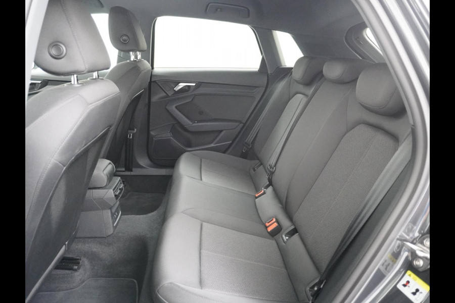 Audi A3 Sportback 40 TFSI e Edition VAN: 31.900,- VOOR 28.877,- UW HERFSTVOORDEEL: 3.023,- EURO| PLUG-IN Hybride 204 PK | Stoelverwarming | Drive Select | Navi | Apple CarPlay | Adaptive Cruise | Rijklaar geleverd met 12 mnd BOVAG garantie