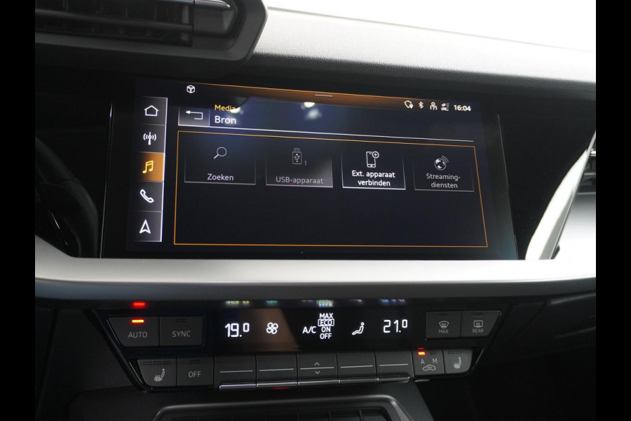 Audi A3 Sportback 40 TFSI e Edition VAN: 31.900,- VOOR 28.877,- UW HERFSTVOORDEEL: 3.023,- EURO| PLUG-IN Hybride 204 PK | Stoelverwarming | Drive Select | Navi | Apple CarPlay | Adaptive Cruise | Rijklaar geleverd met 12 mnd BOVAG garantie