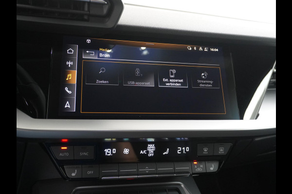 Audi A3 Sportback 40 TFSI e Edition VAN: 31.900,- VOOR 28.877,- UW HERFSTVOORDEEL: 3.023,- EURO| PLUG-IN Hybride 204 PK | Stoelverwarming | Drive Select | Navi | Apple CarPlay | Adaptive Cruise | Rijklaar geleverd met 12 mnd BOVAG garantie