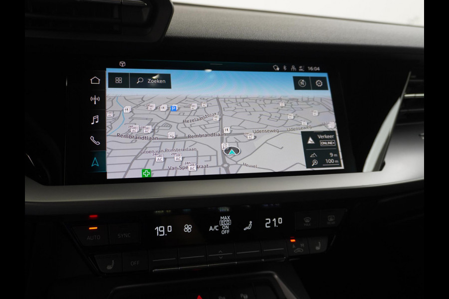 Audi A3 Sportback 40 TFSI e Edition VAN: 31.900,- VOOR 28.877,- UW HERFSTVOORDEEL: 3.023,- EURO| PLUG-IN Hybride 204 PK | Stoelverwarming | Drive Select | Navi | Apple CarPlay | Adaptive Cruise | Rijklaar geleverd met 12 mnd BOVAG garantie