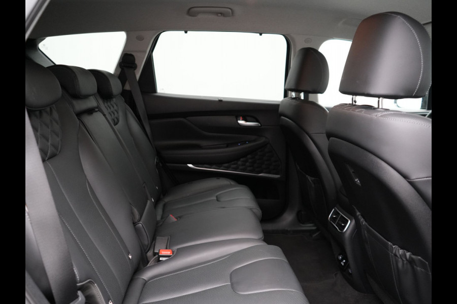 Hyundai Santa Fe 1.6 T-GDI Premium Plug In Hybrid 266pk Dealer O.H PHEV | Adaptive Cruise | Head Up | 360 Camera | Lederen Sportstoelen Memory & Ventilatie | Apple Carplay | Verwarmde Stoelen & Stuur | Sfeerverlichting | Keyless | Navigatie | Blis | DAB |