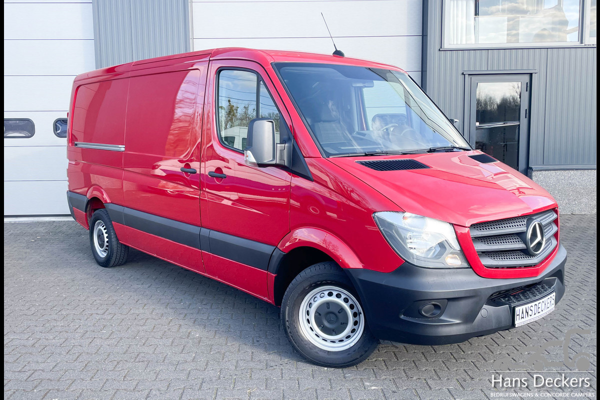 Mercedes-Benz Sprinter L2 H1 214 Airco Euro6 Trekhaak Camera RWD 3 zits Mercedes-Benz Sprinter L2 H1 214 Airco Euro6 Trekhaak Camera RWD 3 zits