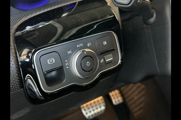 Mercedes-Benz A-Klasse 250 Premium Plus PANO / CAMERA