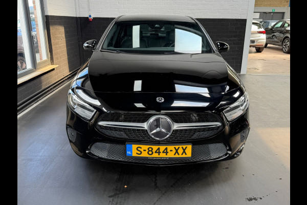 Mercedes-Benz A-Klasse 180 Premium | 1/2 Leder | Camera | Navi | Stoelverwarming