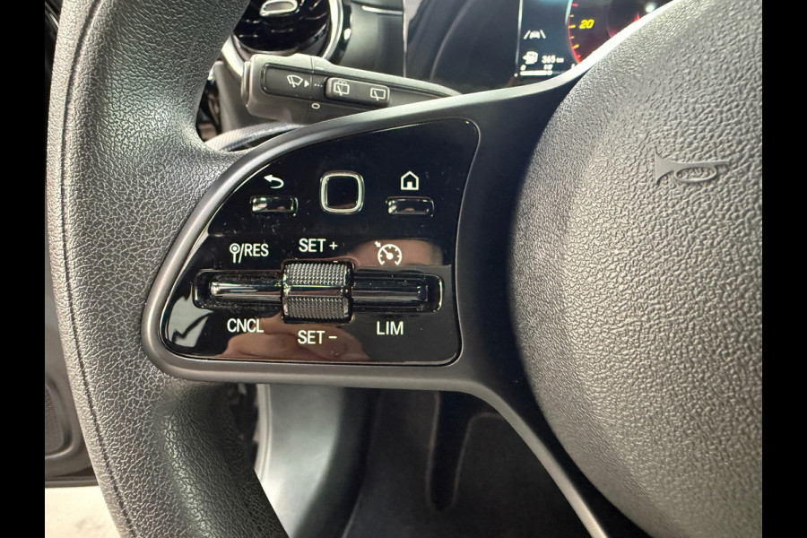 Mercedes-Benz A-Klasse 180 Premium | 1/2 Leder | Camera | Navi | Stoelverwarming
