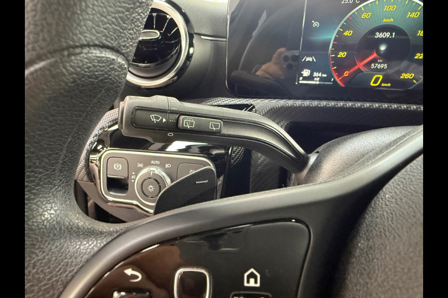 Mercedes-Benz A-Klasse 180 Premium | 1/2 Leder | Camera | Navi | Stoelverwarming