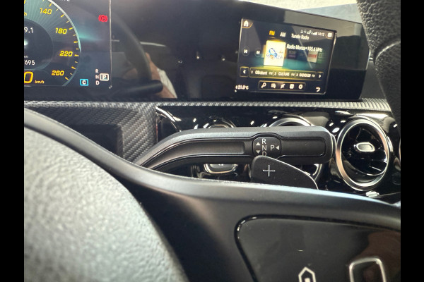 Mercedes-Benz A-Klasse 180 Premium | 1/2 Leder | Camera | Navi | Stoelverwarming