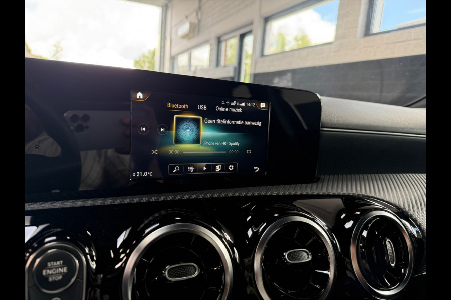 Mercedes-Benz A-Klasse 180 Premium | 1/2 Leder | Camera | Navi | Stoelverwarming