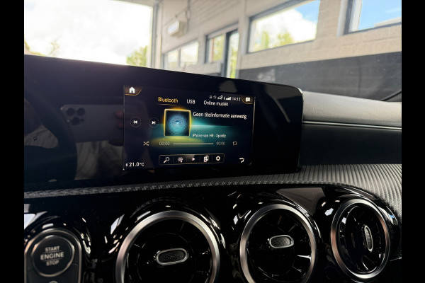 Mercedes-Benz A-Klasse 180 Premium | 1/2 Leder | Camera | Navi | Stoelverwarming