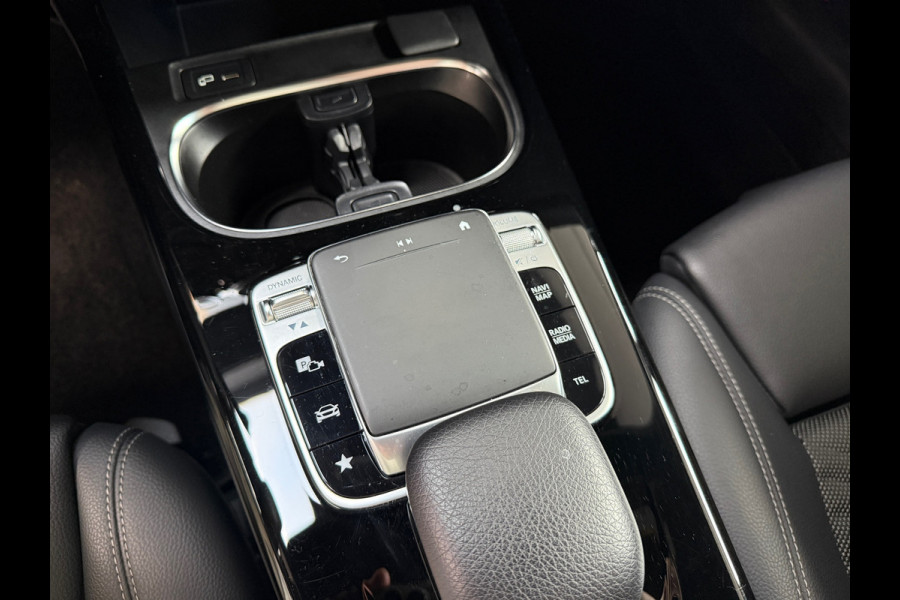 Mercedes-Benz A-Klasse 180 Premium | 1/2 Leder | Camera | Navi | Stoelverwarming