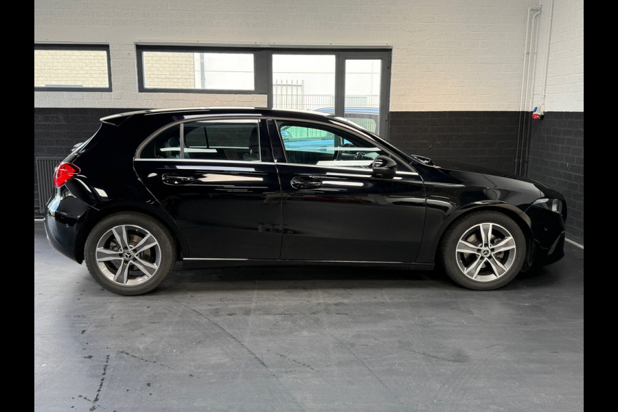 Mercedes-Benz A-Klasse 180 Premium | 1/2 Leder | Camera | Navi | Stoelverwarming