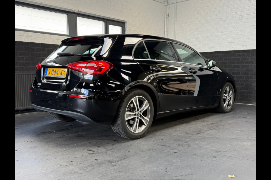 Mercedes-Benz A-Klasse 180 Premium | 1/2 Leder | Camera | Navi | Stoelverwarming