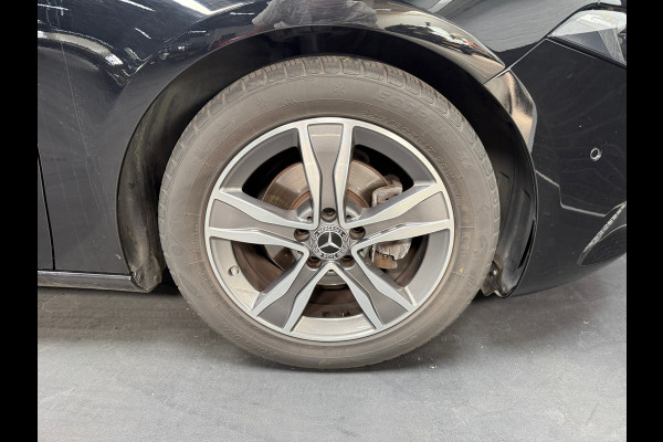 Mercedes-Benz A-Klasse 180 Premium | 1/2 Leder | Camera | Navi | Stoelverwarming