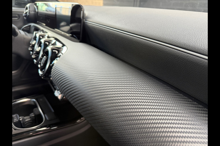 Mercedes-Benz A-Klasse 180 Premium | 1/2 Leder | Camera | Navi | Stoelverwarming