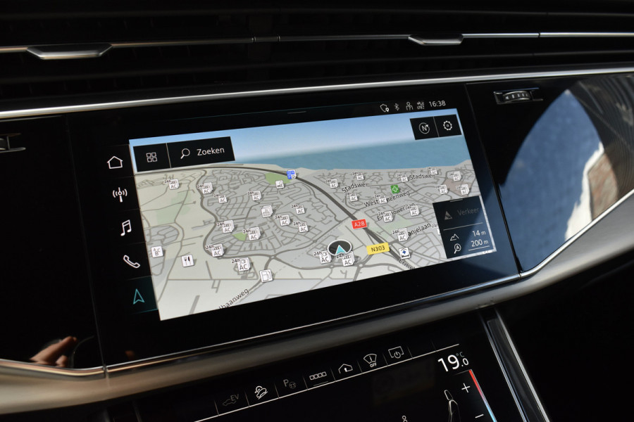 Audi Q8 55 TFSI e Quattro Pro Line S | ACC | RS-Seats | Head-Up | B&O | Softclose | 22'' Velgen | Stuurverwarming | Matrix | Nachtzicht |