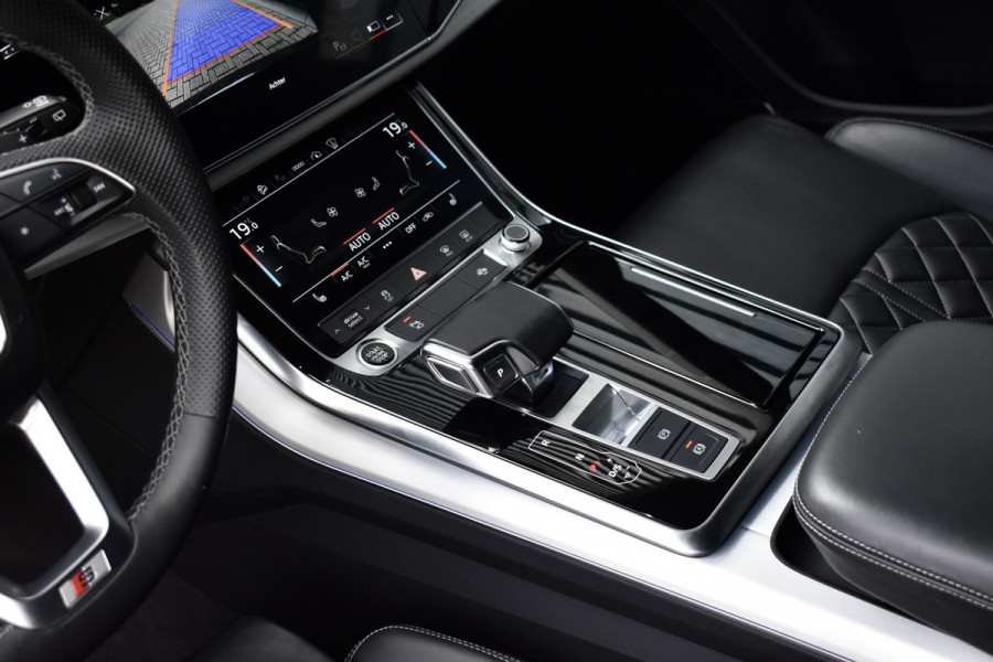 Audi Q8 55 TFSI e Quattro Pro Line S | ACC | RS-Seats | Head-Up | B&O | Softclose | 22'' Velgen | Stuurverwarming | Matrix | Nachtzicht |