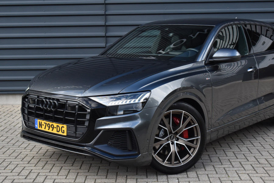 Audi Q8 55 TFSI e Quattro Pro Line S | ACC | RS-Seats | Head-Up | B&O | Softclose | 22'' Velgen | Stuurverwarming | Matrix | Nachtzicht |