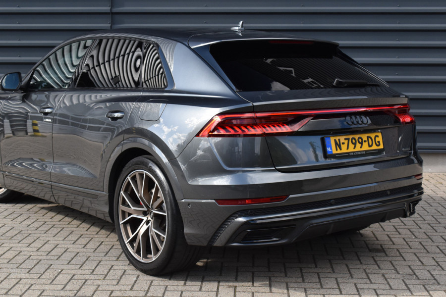 Audi Q8 55 TFSI e Quattro Pro Line S | ACC | RS-Seats | Head-Up | B&O | Softclose | 22'' Velgen | Stuurverwarming | Matrix | Nachtzicht |