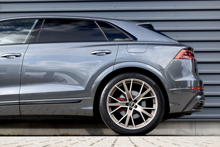 Audi Q8 55 TFSI e Quattro Pro Line S | ACC | RS-Seats | Head-Up | B&O | Softclose | 22'' Velgen | Stuurverwarming | Matrix | Nachtzicht |