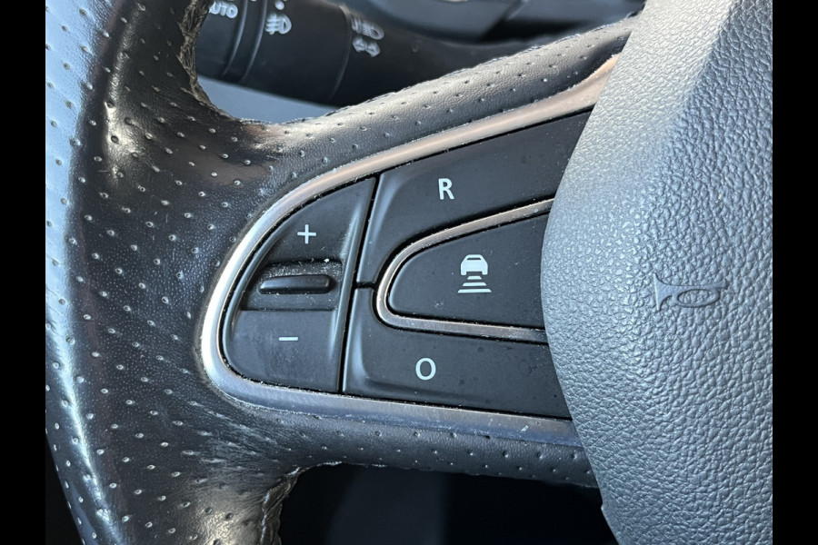 Renault Scénic 1.3 TCe Initiale Paris | Automaat | Leder | Trekhaak | Led | Camera | Bose | Navi | HUD | Stoelverwarming |
