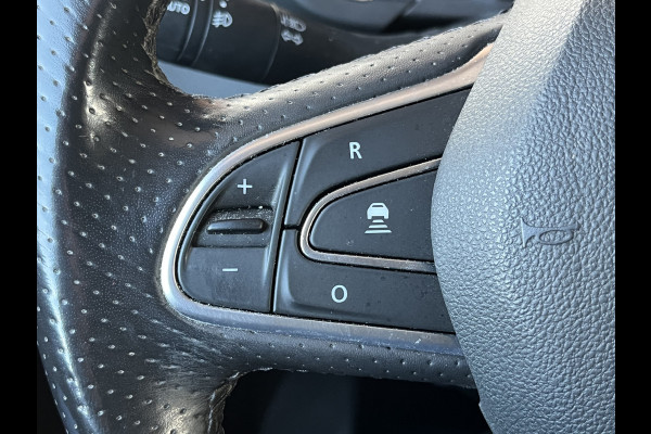 Renault Scénic 1.3 TCe Initiale Paris | Automaat | Leder | Trekhaak | Led | Camera | Bose | Navi | HUD | Stoelverwarming |