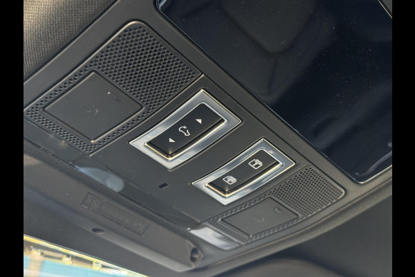 Land Rover Defender P300e 110 S Heritage Customs