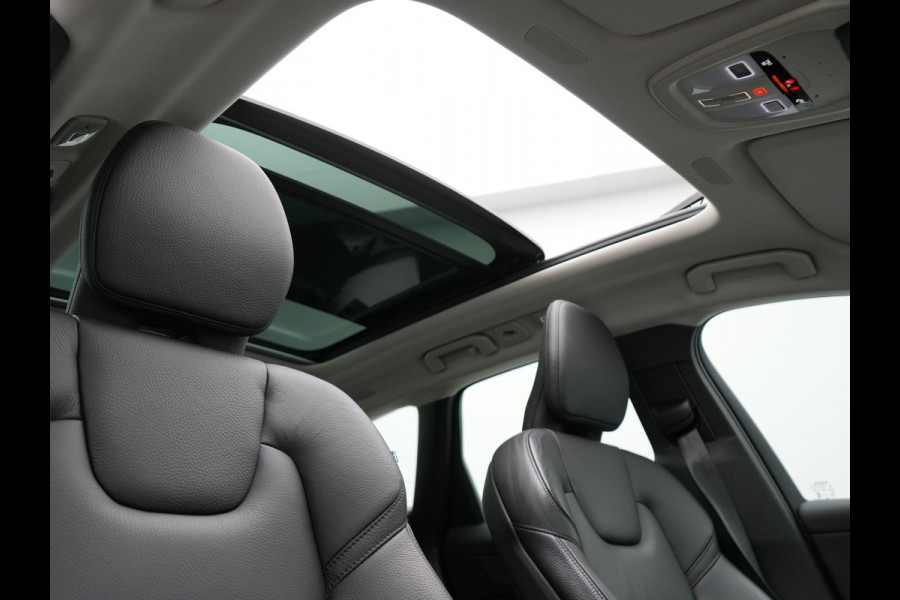 Volvo XC60 T8 AWD Inscription Long Range Plug In Hybrid 455pk Dealer O.H PHEV | Trekhaak Af Fabriek | Panodak | Adaptive Cruise | Lederen Sportstoelen Memory & Verwarmd | Stuur Verwarmd | Navigatie | Apple Carplay | DAB |