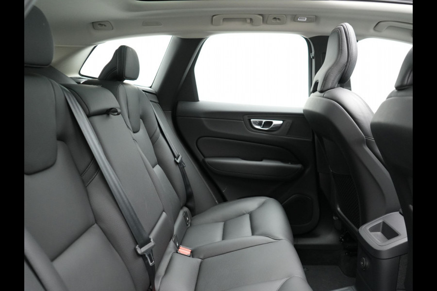 Volvo XC60 T8 AWD Inscription Long Range Plug In Hybrid 455pk Dealer O.H PHEV | Trekhaak Af Fabriek | Panodak | Adaptive Cruise | Lederen Sportstoelen Memory & Verwarmd | Stuur Verwarmd | Navigatie | Apple Carplay | DAB |