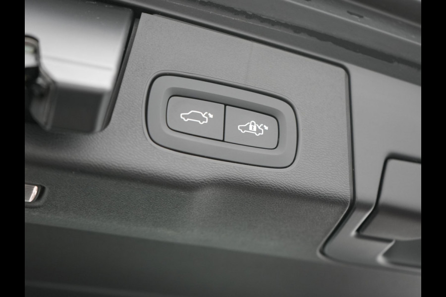 Volvo XC60 T8 AWD Inscription Long Range Plug In Hybrid 455pk Dealer O.H PHEV | Trekhaak Af Fabriek | Panodak | Adaptive Cruise | Lederen Sportstoelen Memory & Verwarmd | Stuur Verwarmd | Navigatie | Apple Carplay | DAB |