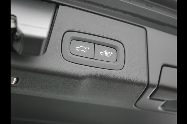 Volvo XC60 T8 AWD Inscription Long Range Plug In Hybrid 455pk Dealer O.H PHEV | Trekhaak Af Fabriek | Panodak | Adaptive Cruise | Lederen Sportstoelen Memory & Verwarmd | Stuur Verwarmd | Navigatie | Apple Carplay | DAB |
