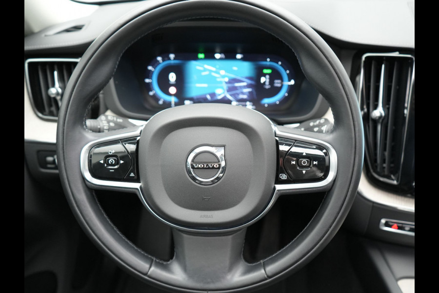 Volvo XC60 T8 AWD Inscription Long Range Plug In Hybrid 455pk Dealer O.H PHEV | Trekhaak Af Fabriek | Panodak | Adaptive Cruise | Lederen Sportstoelen Memory & Verwarmd | Stuur Verwarmd | Navigatie | Apple Carplay | DAB |