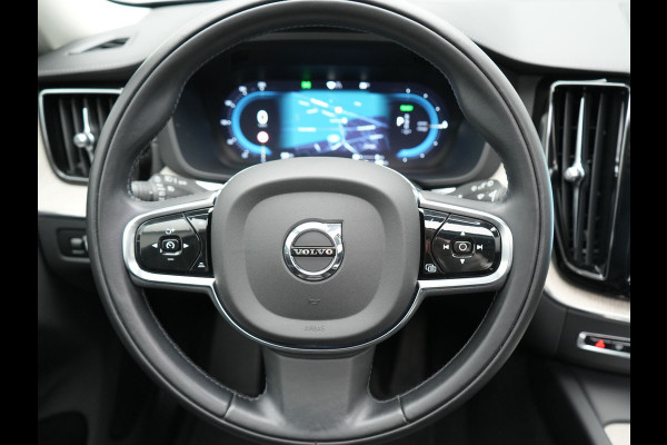 Volvo XC60 T8 AWD Inscription Long Range Plug In Hybrid 455pk Dealer O.H PHEV | Trekhaak Af Fabriek | Panodak | Adaptive Cruise | Lederen Sportstoelen Memory & Verwarmd | Stuur Verwarmd | Navigatie | Apple Carplay | DAB |