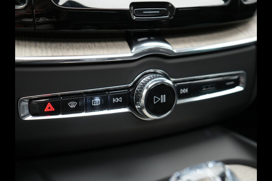 Volvo XC60 T8 AWD Inscription Long Range Plug In Hybrid 455pk Dealer O.H PHEV | Trekhaak Af Fabriek | Panodak | Adaptive Cruise | Lederen Sportstoelen Memory & Verwarmd | Stuur Verwarmd | Navigatie | Apple Carplay | DAB |