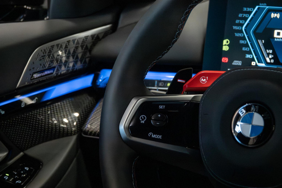 BMW 5 Serie M5 *Ultimate-Pakket / Bowers & Wilkins / Keramisch / M-Carbon in- & exterieur / Stoelventilatie / Memory*