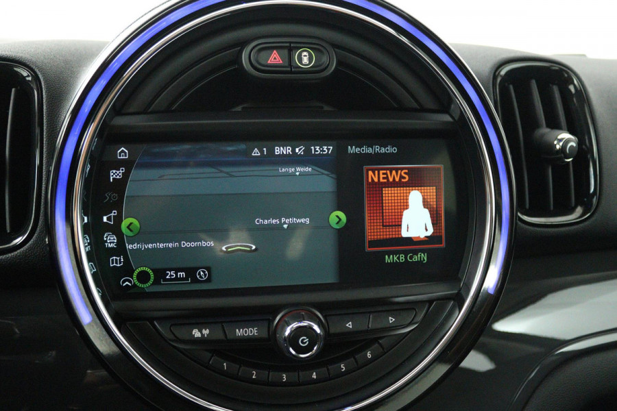 MINI Countryman 1.5 Cooper Chili (PANORAMADAK, STOELVERWARMING, ACHTERUITRIJCAMERA, CRUISE CONTROL, SFEER, HEAD-UP DISPLAY)