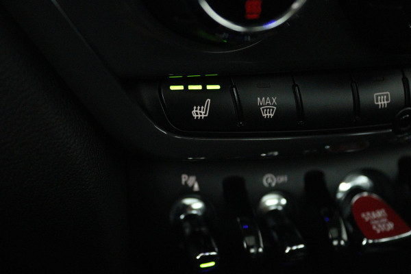 MINI Countryman 1.5 Cooper Chili (PANORAMADAK, STOELVERWARMING, ACHTERUITRIJCAMERA, CRUISE CONTROL, SFEER, HEAD-UP DISPLAY)