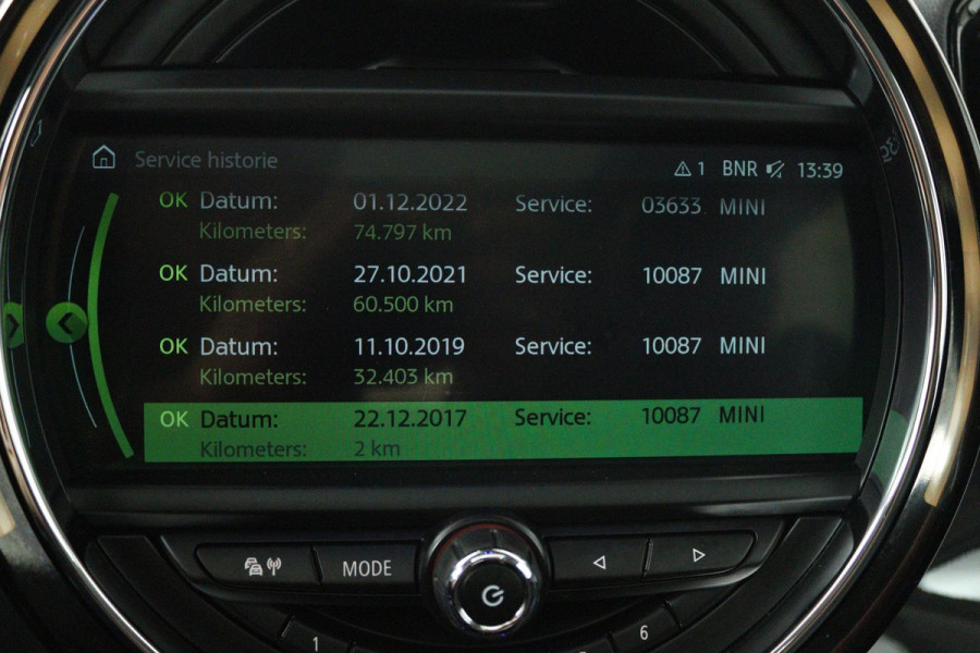 MINI Countryman 1.5 Cooper Chili (PANORAMADAK, STOELVERWARMING, ACHTERUITRIJCAMERA, CRUISE CONTROL, SFEER, HEAD-UP DISPLAY)