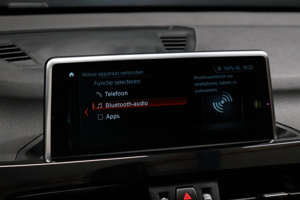 BMW X1 sDrive20i High Executive [MEMORY SEATS, HEAD-UP DISPLAY, VOL LEDER, STOELVERWARMING, AUTOMATISCHE AIRCO, AUTOMATISCHE ACHTERKLEP, NAVIGATIE, CRUISE CONTROL, NIEUWSTAAT]