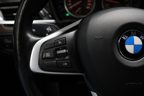 BMW X1 sDrive20i High Executive [MEMORY SEATS, HEAD-UP DISPLAY, VOL LEDER, STOELVERWARMING, AUTOMATISCHE AIRCO, AUTOMATISCHE ACHTERKLEP, NAVIGATIE, CRUISE CONTROL, NIEUWSTAAT]