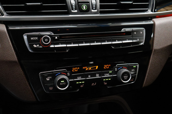 BMW X1 sDrive20i High Executive [MEMORY SEATS, HEAD-UP DISPLAY, VOL LEDER, STOELVERWARMING, AUTOMATISCHE AIRCO, AUTOMATISCHE ACHTERKLEP, NAVIGATIE, CRUISE CONTROL, NIEUWSTAAT]