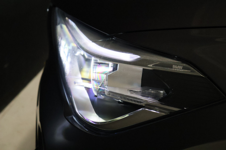 BMW X1 sDrive20i High Executive [MEMORY SEATS, HEAD-UP DISPLAY, VOL LEDER, STOELVERWARMING, AUTOMATISCHE AIRCO, AUTOMATISCHE ACHTERKLEP, NAVIGATIE, CRUISE CONTROL, NIEUWSTAAT]
