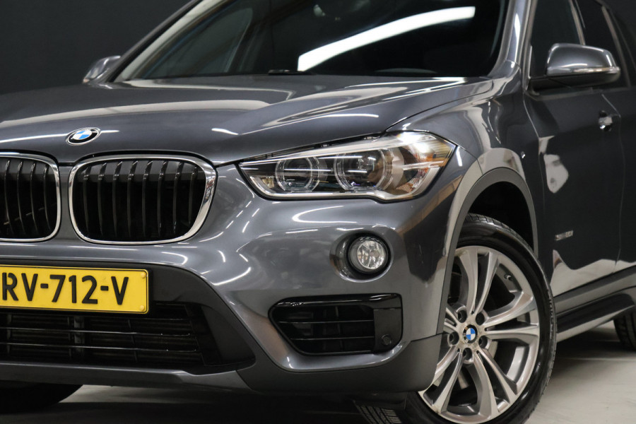 BMW X1 sDrive20i High Executive [MEMORY SEATS, HEAD-UP DISPLAY, VOL LEDER, STOELVERWARMING, AUTOMATISCHE AIRCO, AUTOMATISCHE ACHTERKLEP, NAVIGATIE, CRUISE CONTROL, NIEUWSTAAT]