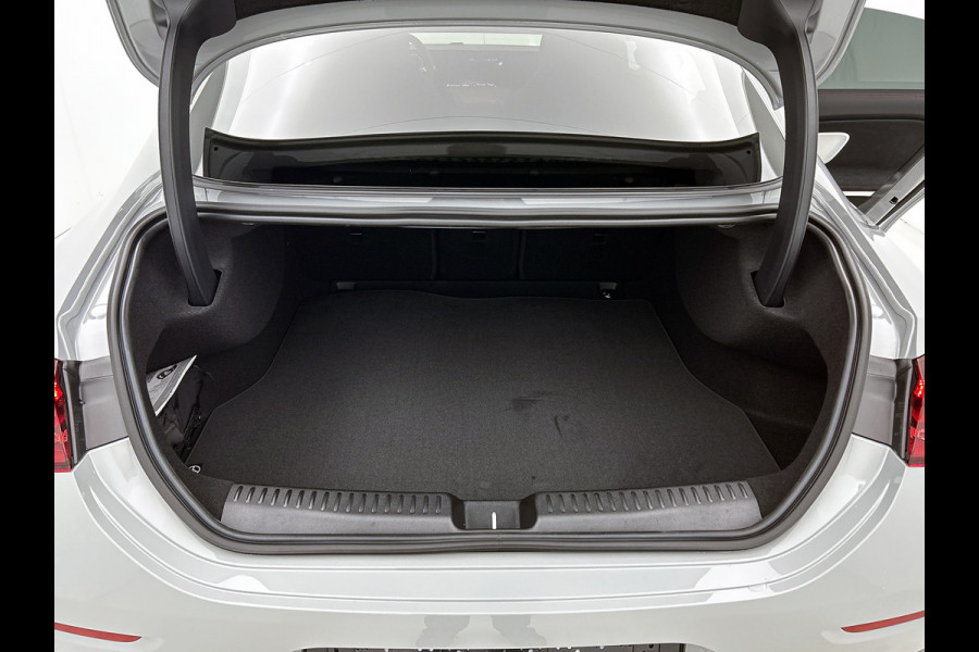Mercedes-Benz CLA-Klasse 250+ Launch Edition 85 kWh | Trekhaak | Adaptieve Cruise Control | Nightpakket | Memorypakket voorstoelen | Warmtepomp | MULTIBEAM LED | 19 inch AMG velgen |