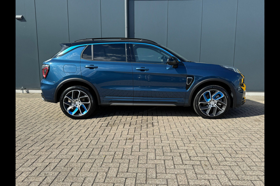 Lynk & Co 01 1.5 * Panorama * Stoelverwarming * Navigatie * Side Assist