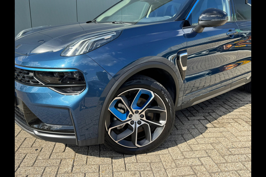 Lynk & Co 01 1.5 * Panorama * Stoelverwarming * Navigatie * Side Assist