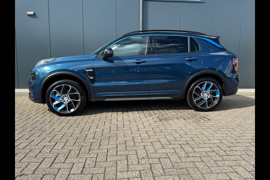 Lynk & Co 01 1.5 * Panorama * Stoelverwarming * Navigatie * Side Assist